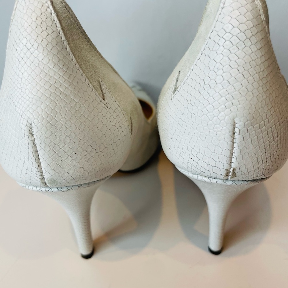 Isabel Marant White Suede and Leather Pointed Toe Heels - Picture 9 of 11